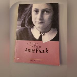 Book A History for Today : Anne Frank / bundle requirement
